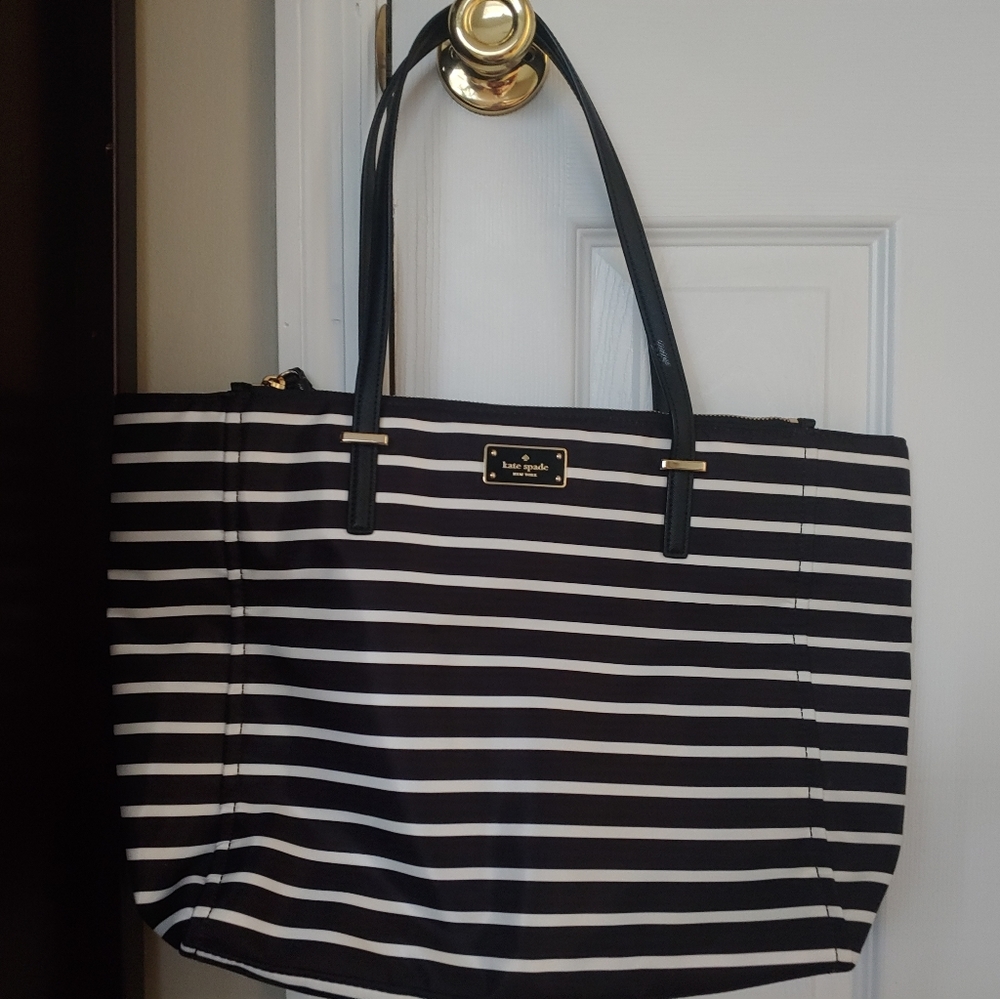 Kate Spade Black & White Stripped Tote BRAND NEW NEVER USED